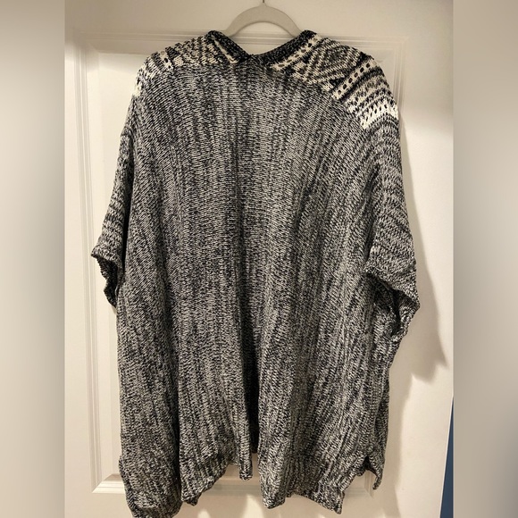 Express black and white sweater - Picture 2 of 3